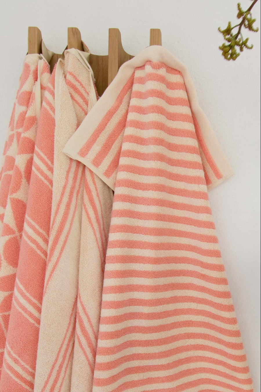 Pinstripe håndklæde, Pink/Cream - 45x65 cm